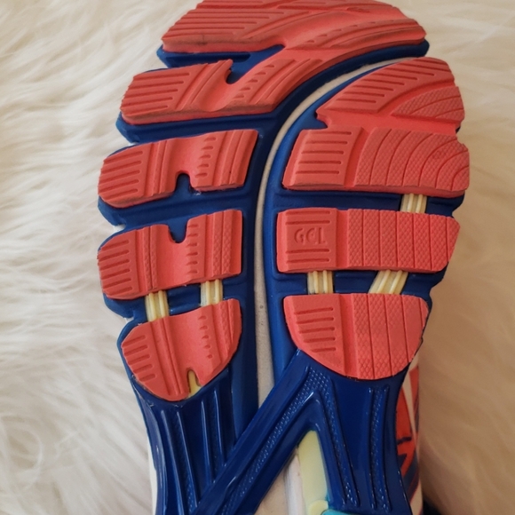 Asics Gel Kinsie 5 - Picture 3 of 8